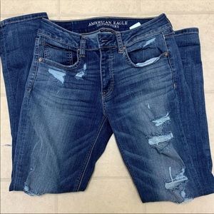 American Eagle Tomgirl jeans size 2